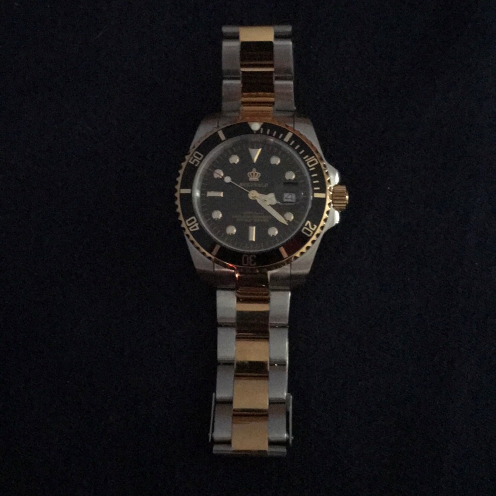 Watch, comes in box like new